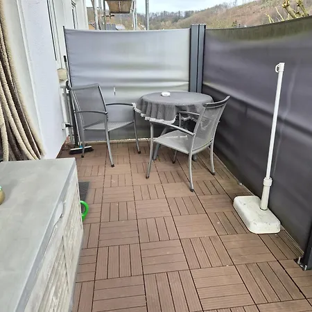 Schoene 3-zimmer-wohnung Mit Balkon