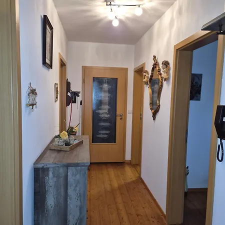 Schöne 3-zimmer-wohnung Mit Balkon Apartment Holenberg