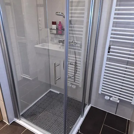 Schoene 3-zimmer-wohnung Mit Balkon
