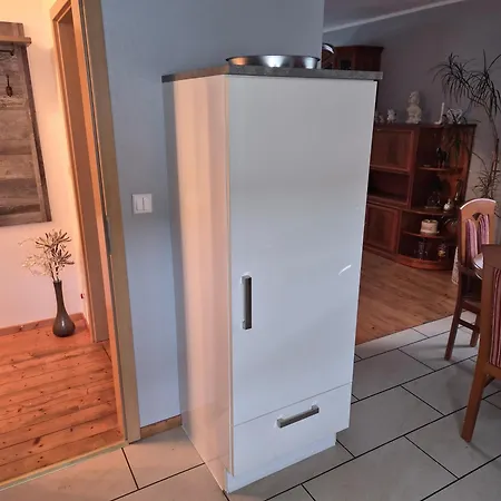 Apartment Schöne 3-zimmer-wohnung Mit Balkon Holenberg
