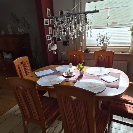 Schöne 3-zimmer-wohnung Mit Balkon *